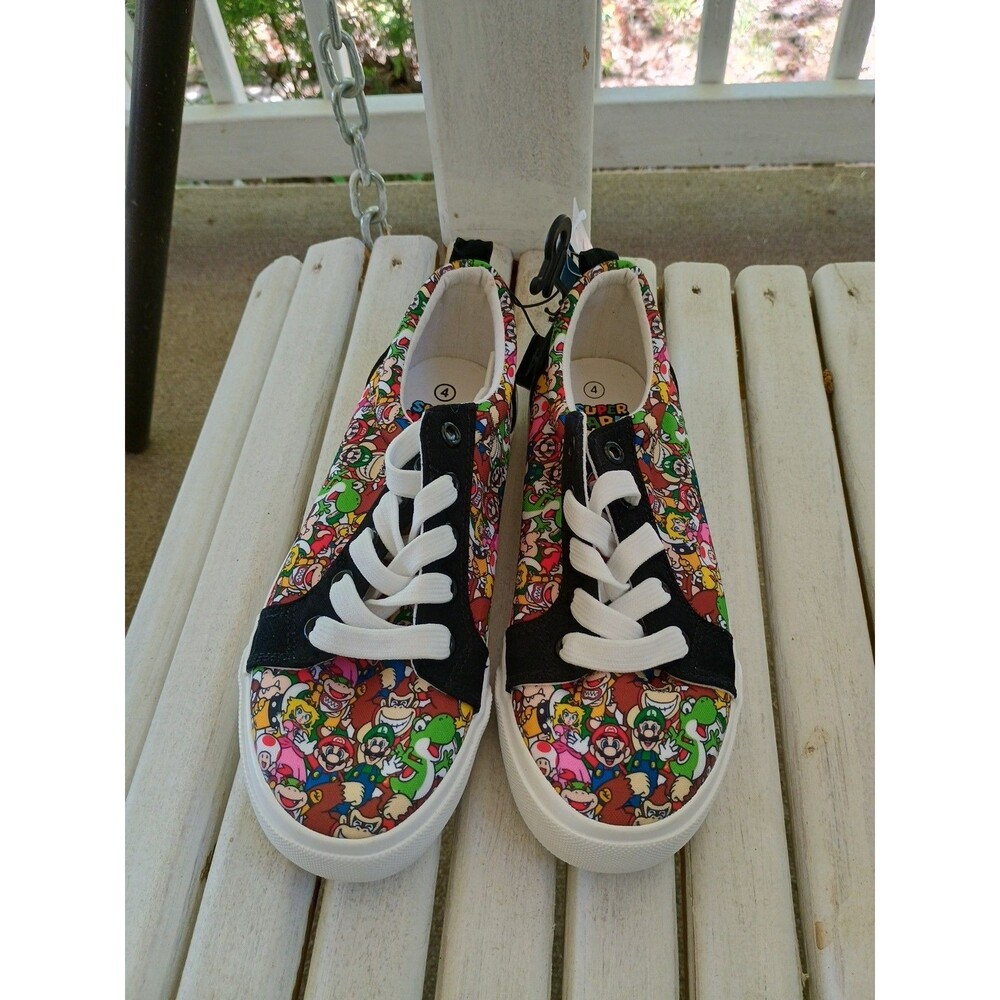 Nintendo Super Mario Bros Little BOY SIZE ONE Lace Up Low Top Shoes COLOR BLACK